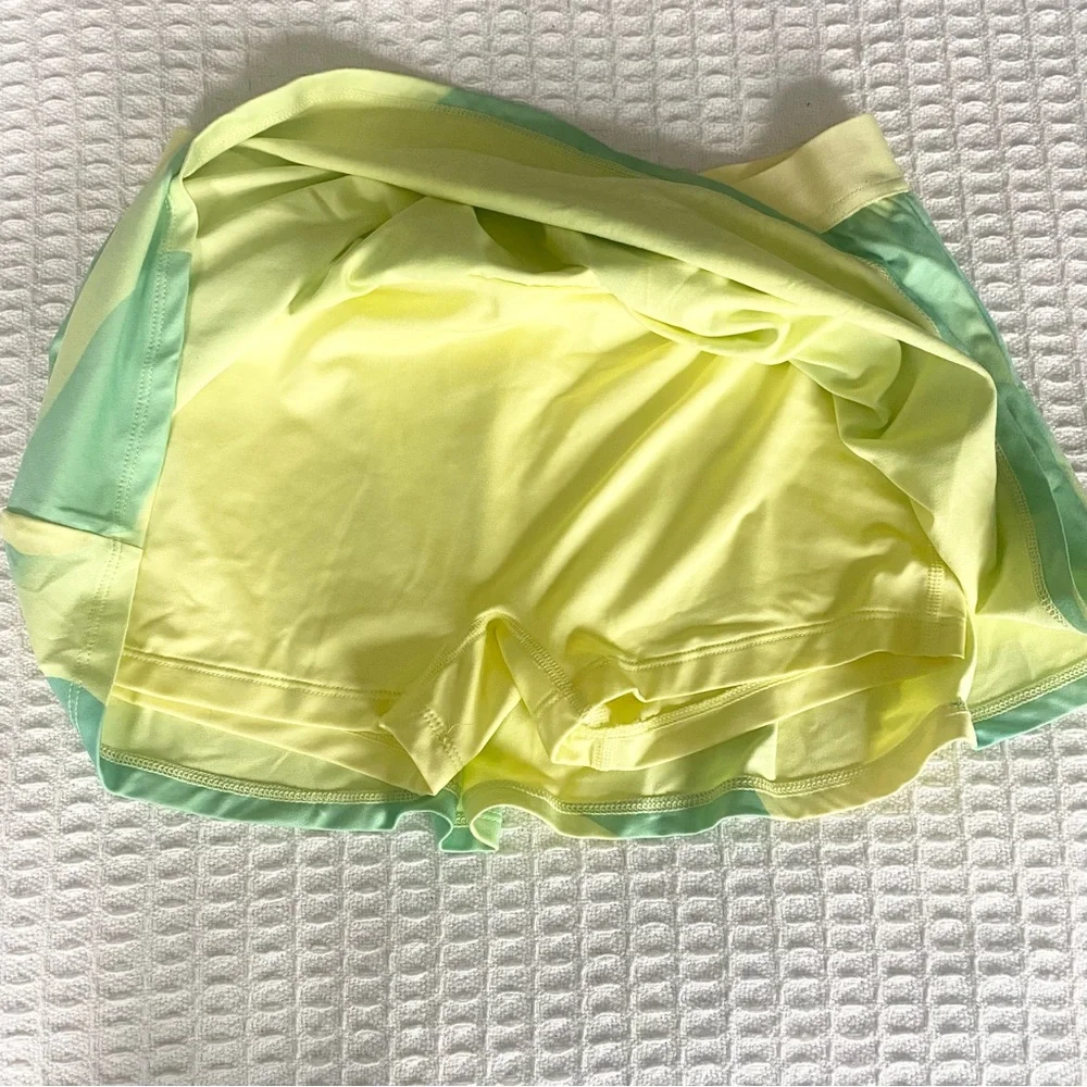 Nike Green and Yellow printed skirt girls size large